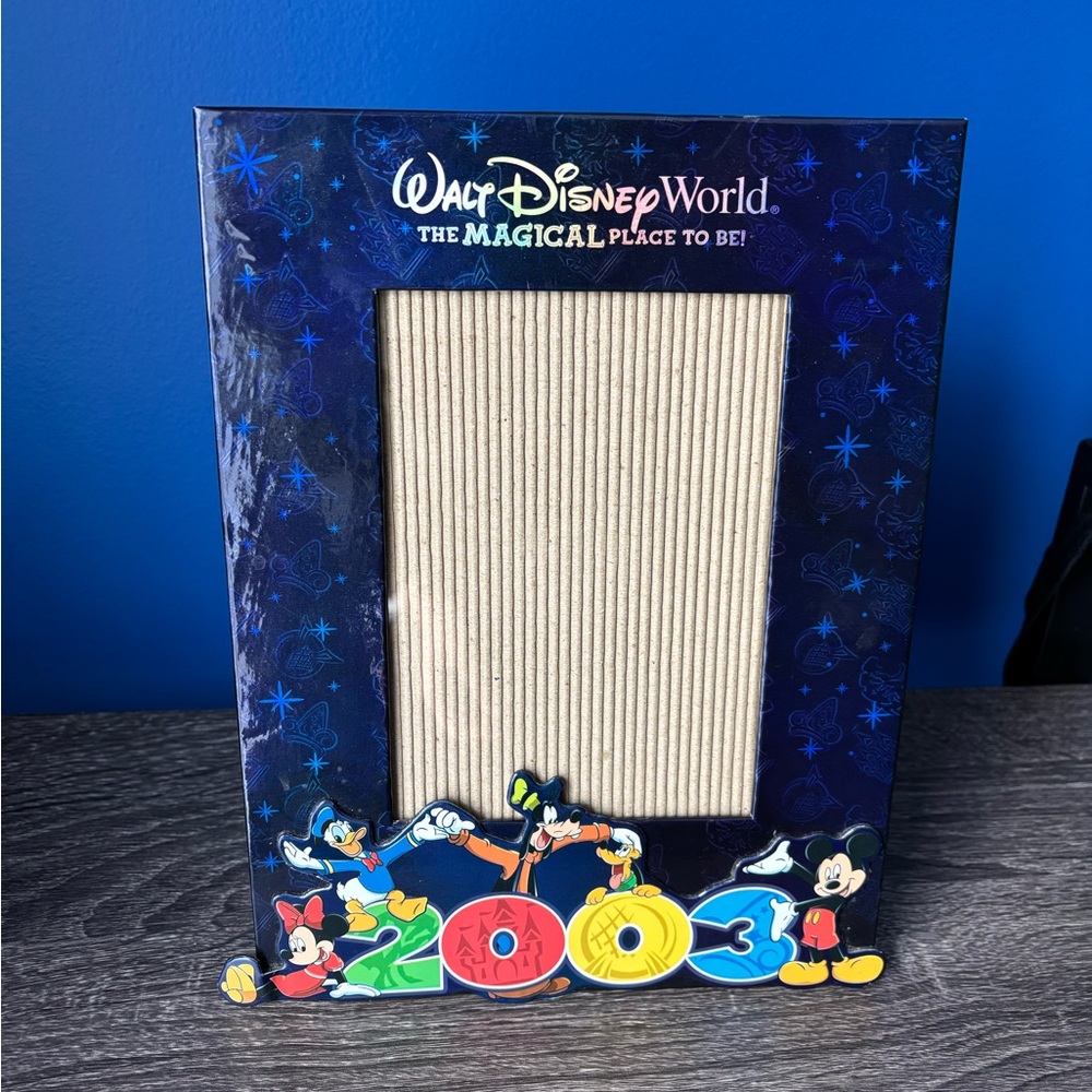 {Walt Disney World} vintage 2003 picture frame, holds photo size 4.5 W x 6.5 H